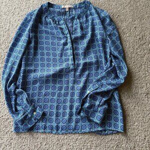 Banana Republic Blue Geometric Blouse | PM Petite | V-Neck | Work to Weekend